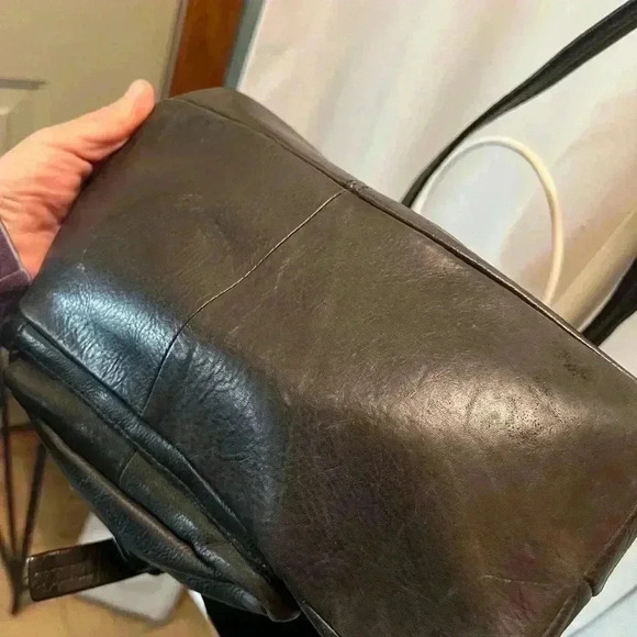 Stone Mountain Black Leather Crossbody Bag Women's Purse Zip Around Flap Pocket - Picture 7 of 9